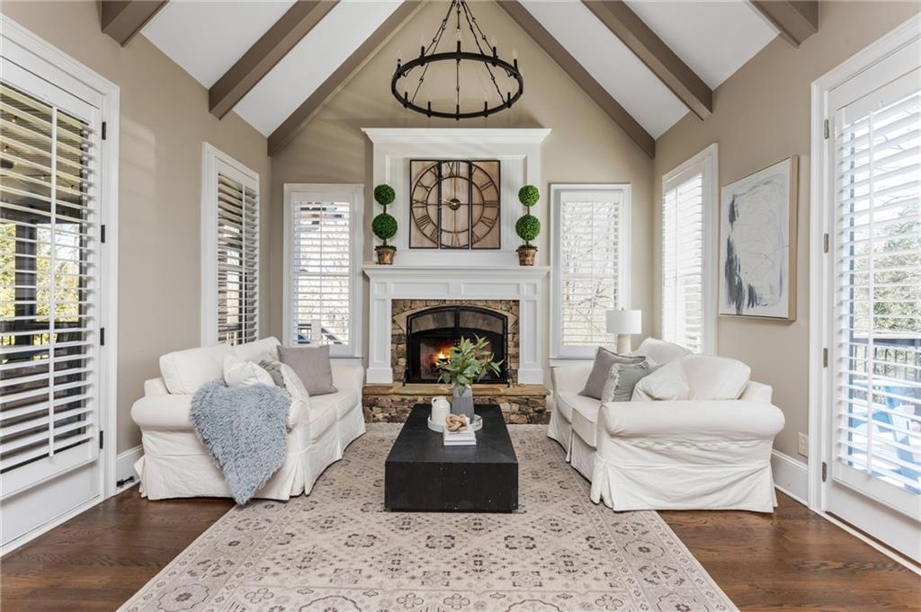 5175 Wilshire Crossing