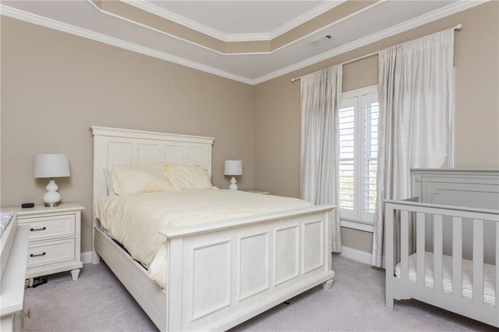 5175 Wilshire Crossing