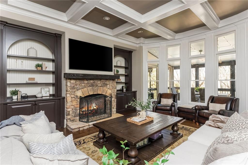 5175 Wilshire Crossing
