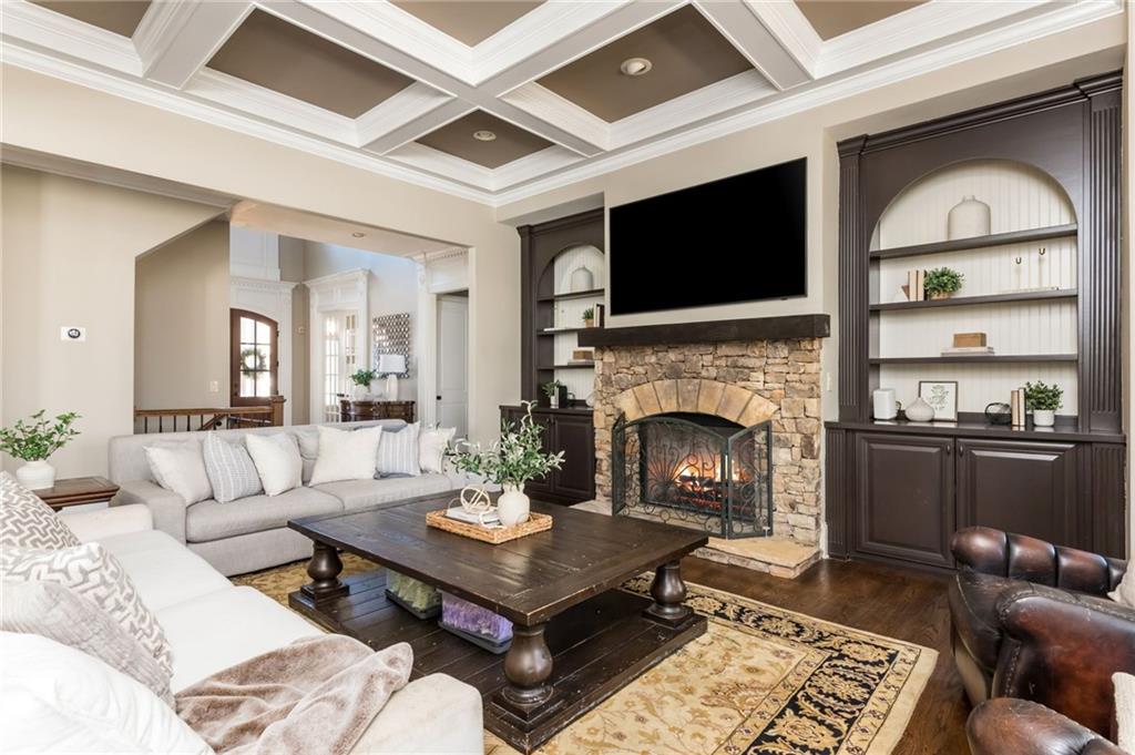 5175 Wilshire Crossing
