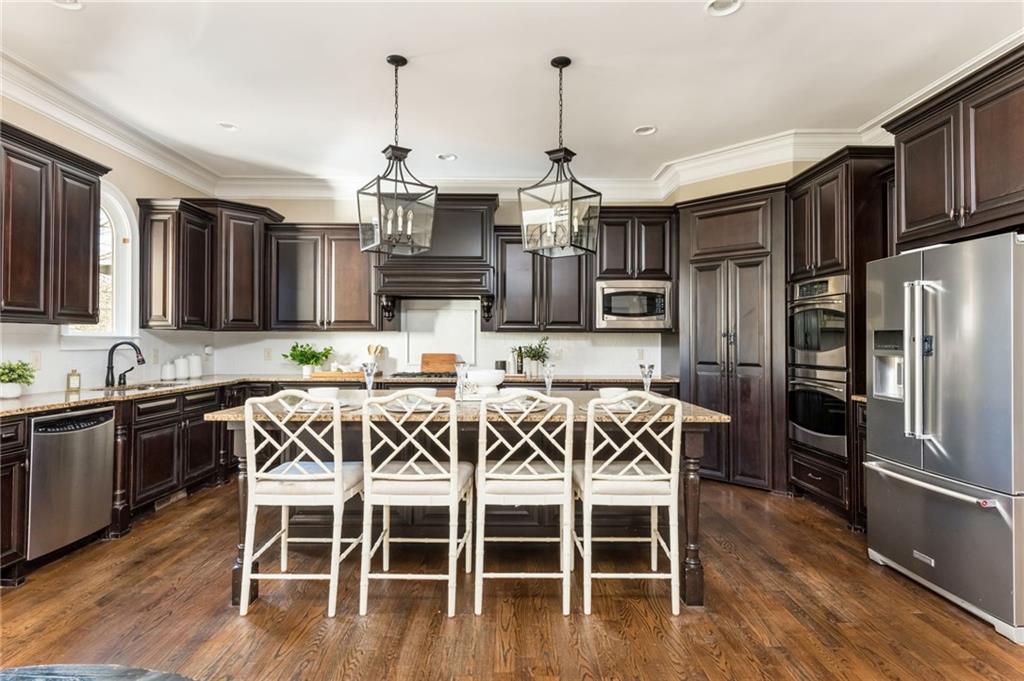 5175 Wilshire Crossing