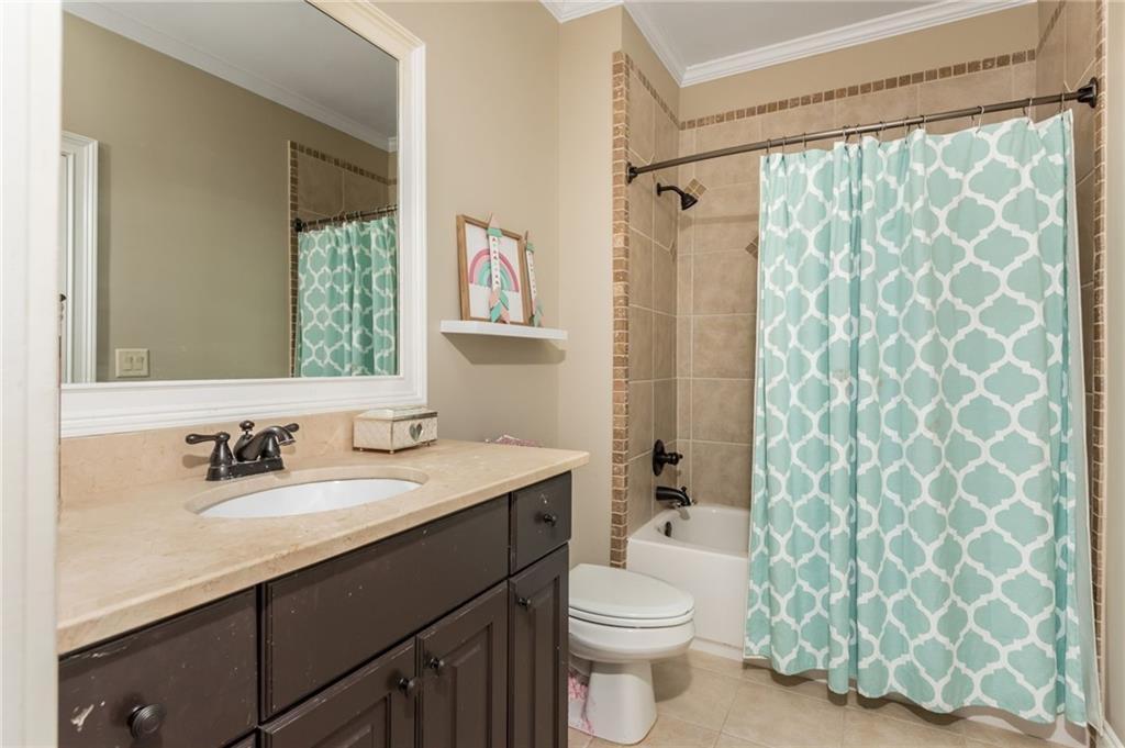 5175 Wilshire Crossing