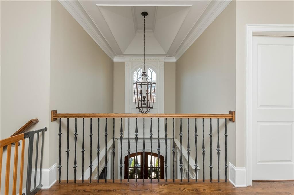 5175 Wilshire Crossing