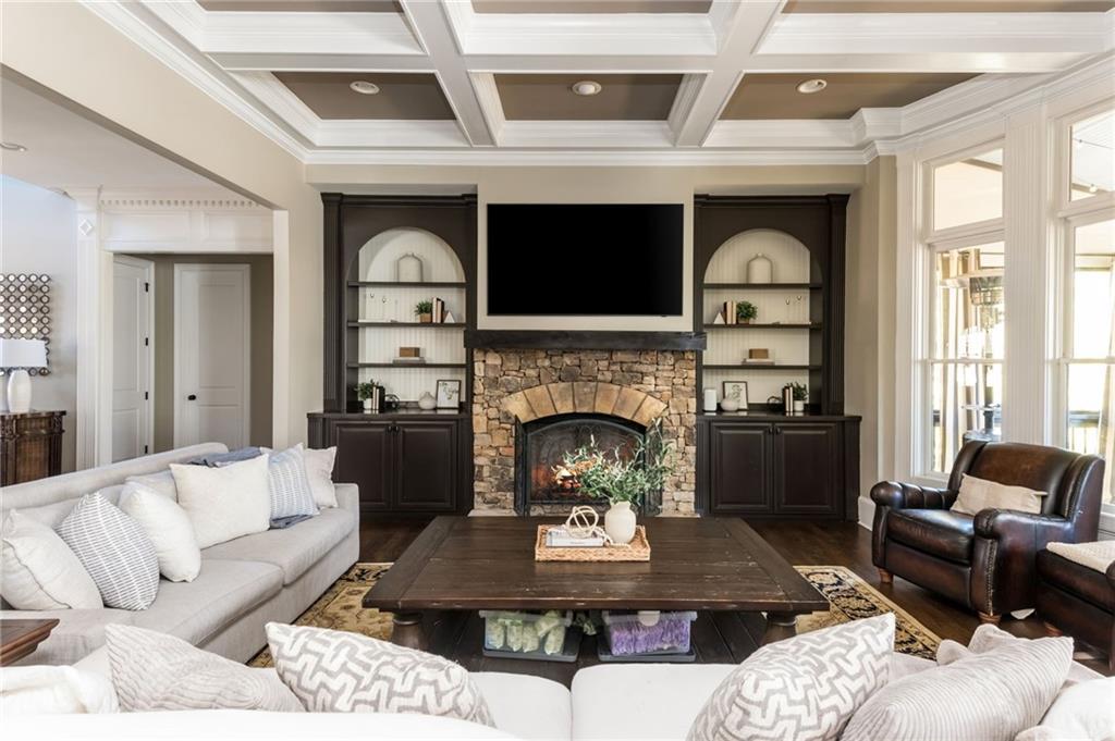 5175 Wilshire Crossing