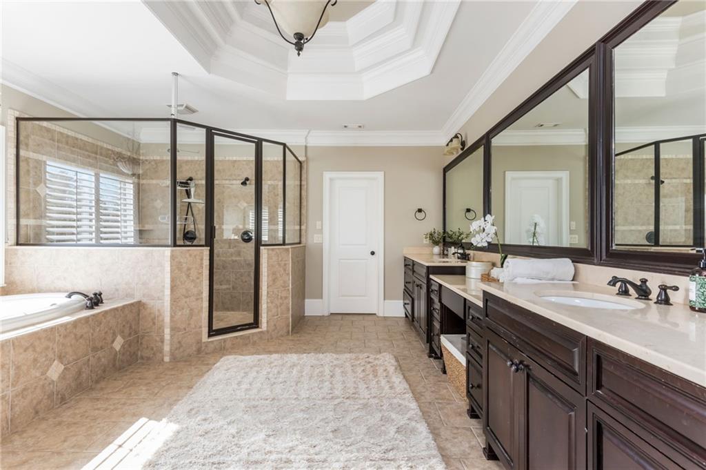 5175 Wilshire Crossing