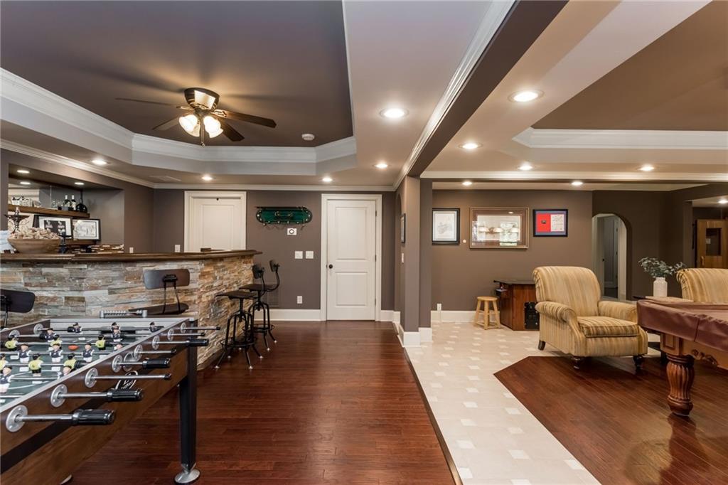 5175 Wilshire Crossing
