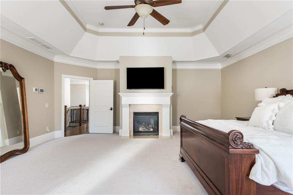 5175 Wilshire Crossing