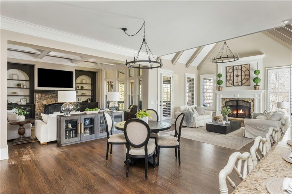 5175 Wilshire Crossing