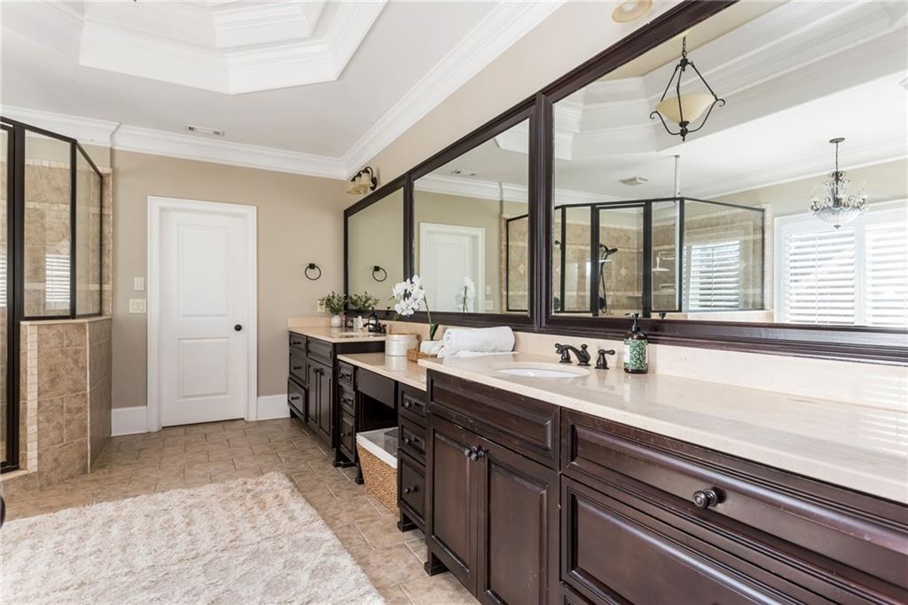 5175 Wilshire Crossing