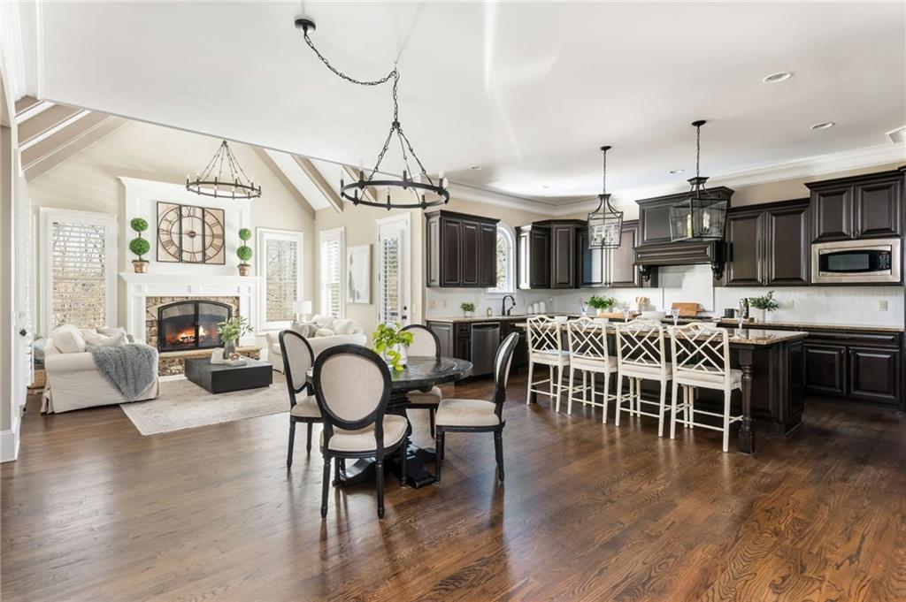 5175 Wilshire Crossing