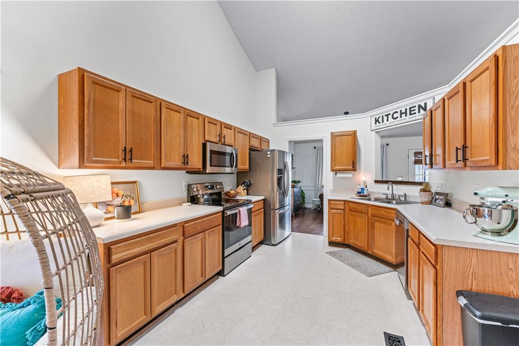 2425 Pemberton Point