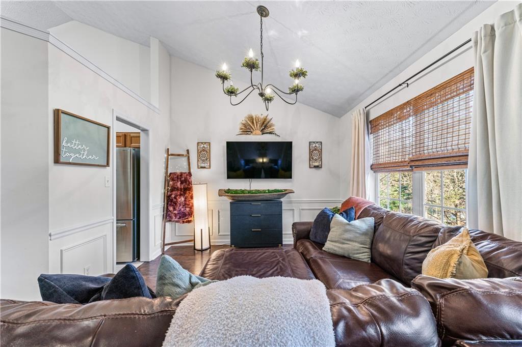 2425 Pemberton Point
