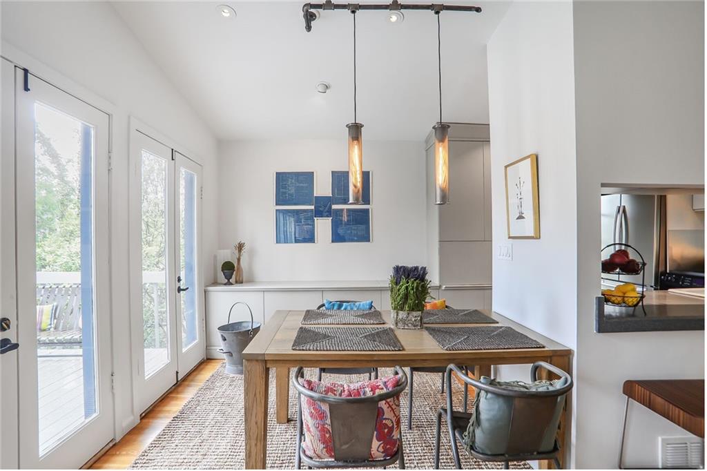 604 MONTGOMERY FERRY Road NE