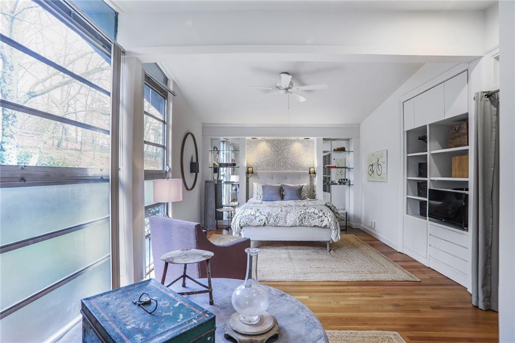604 MONTGOMERY FERRY Road NE