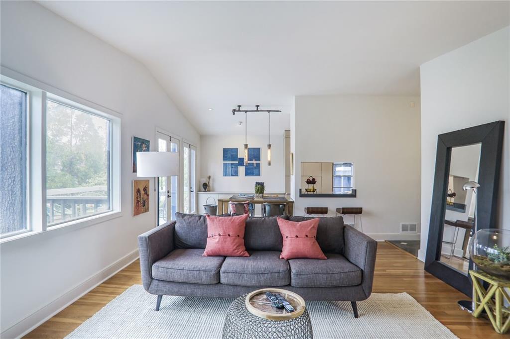 604 MONTGOMERY FERRY Road NE