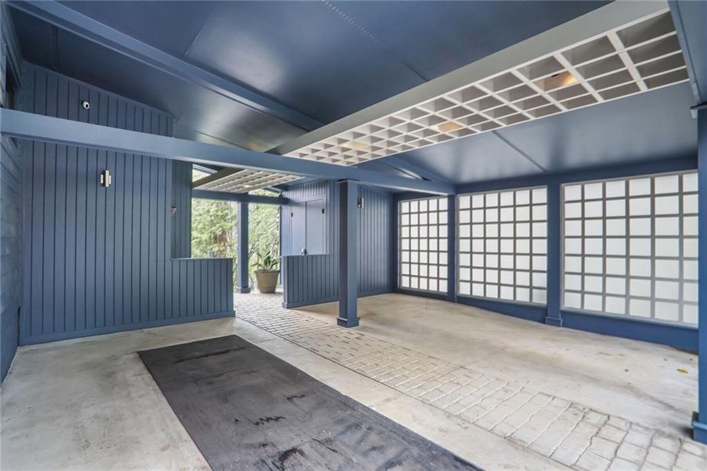 604 MONTGOMERY FERRY Road NE