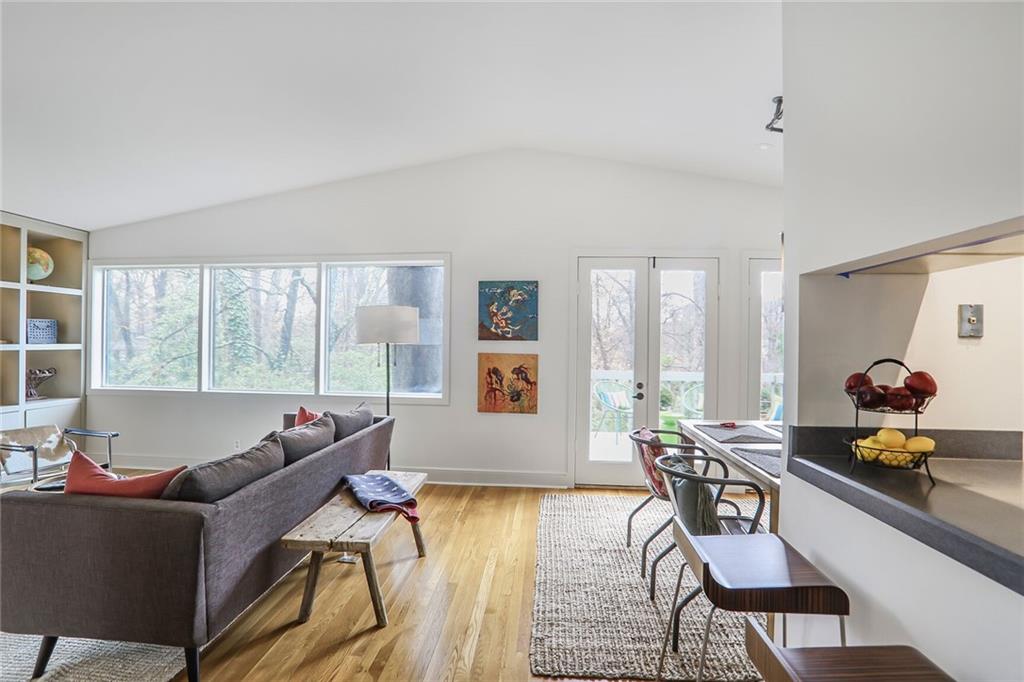 604 MONTGOMERY FERRY Road NE