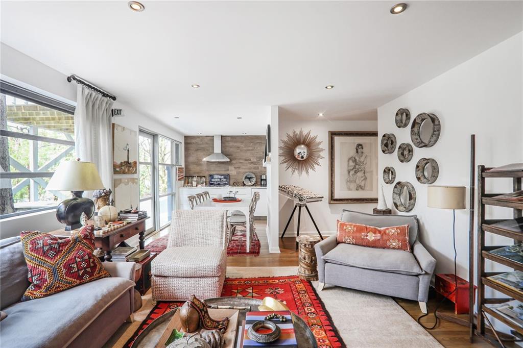 604 MONTGOMERY FERRY Road NE