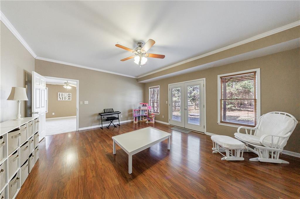 405 Eaglewood Way