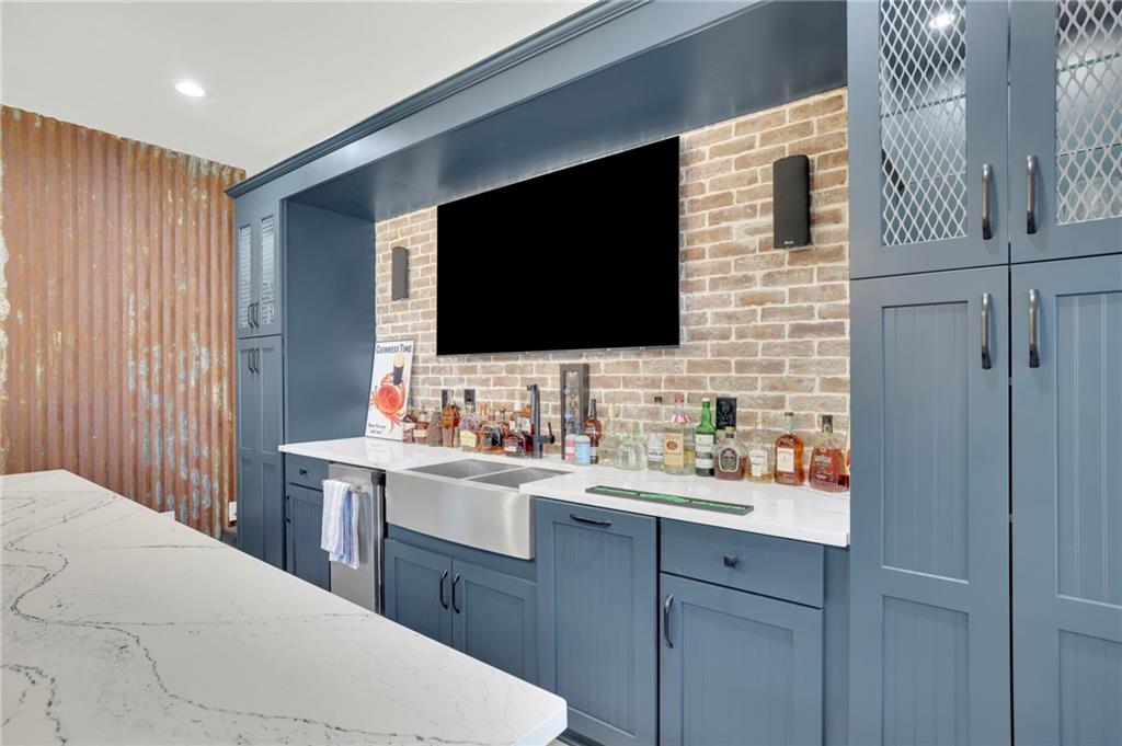 775 River Cliff Court