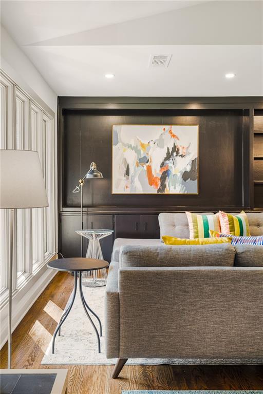 2145 MOUNTCLAIRE Court