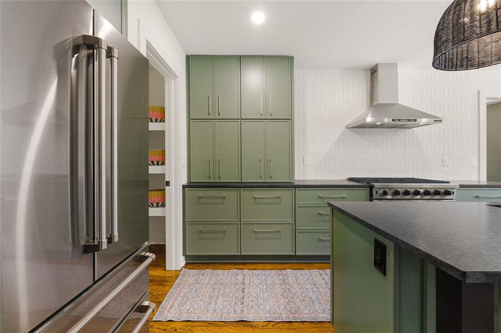 2145 MOUNTCLAIRE Court