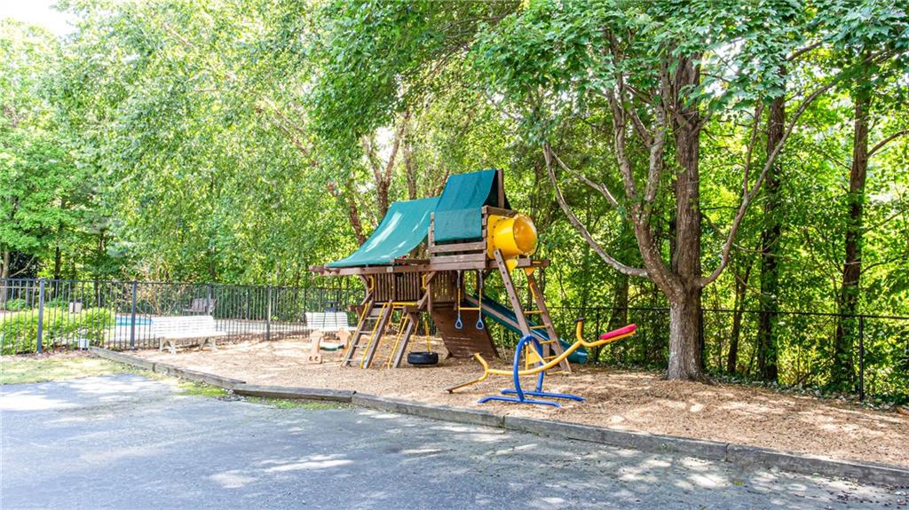 1492 Brentwood Drive