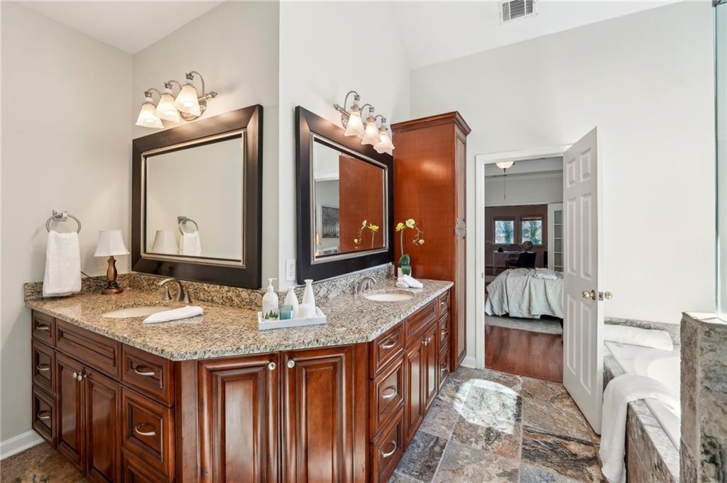 1492 Brentwood Drive
