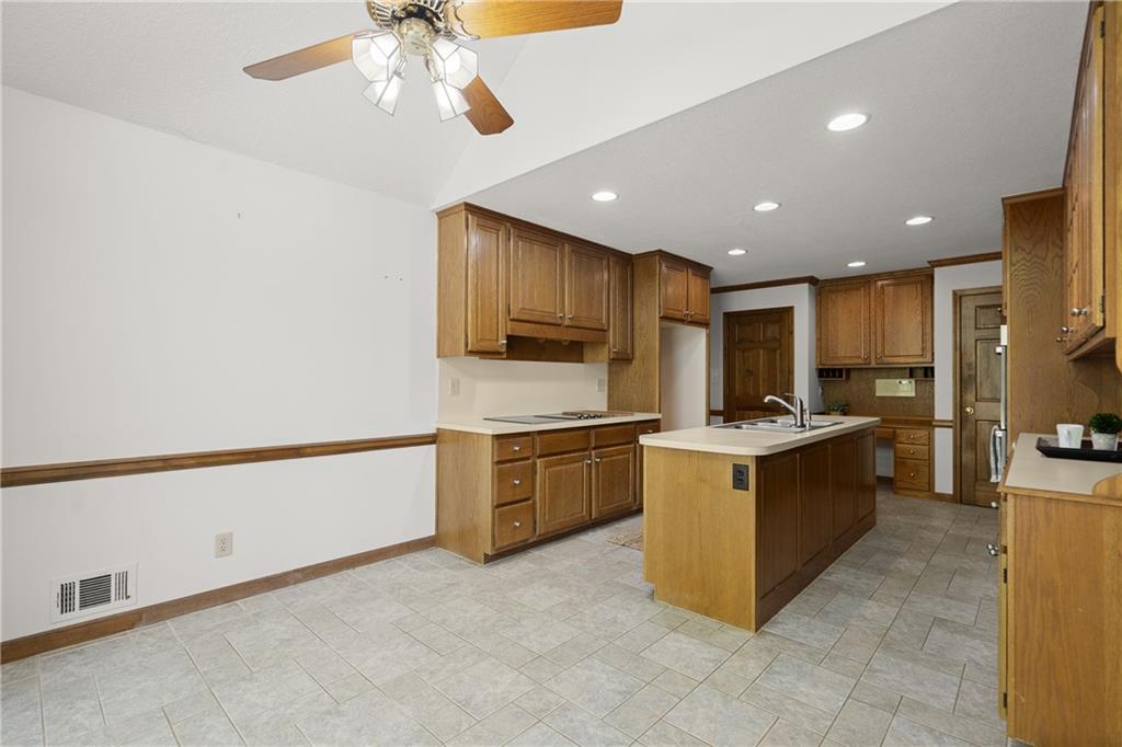 1015 Brooksglen Drive