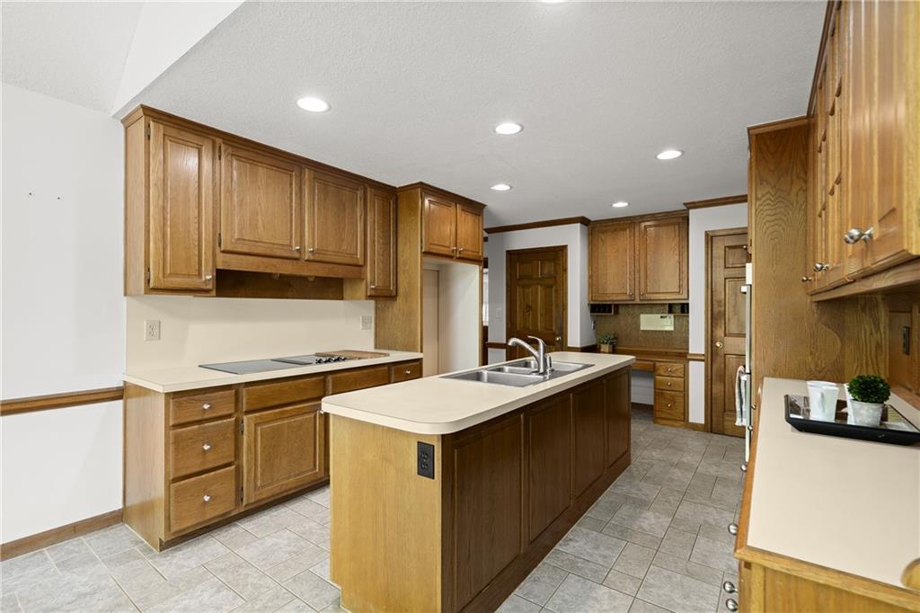 1015 Brooksglen Drive