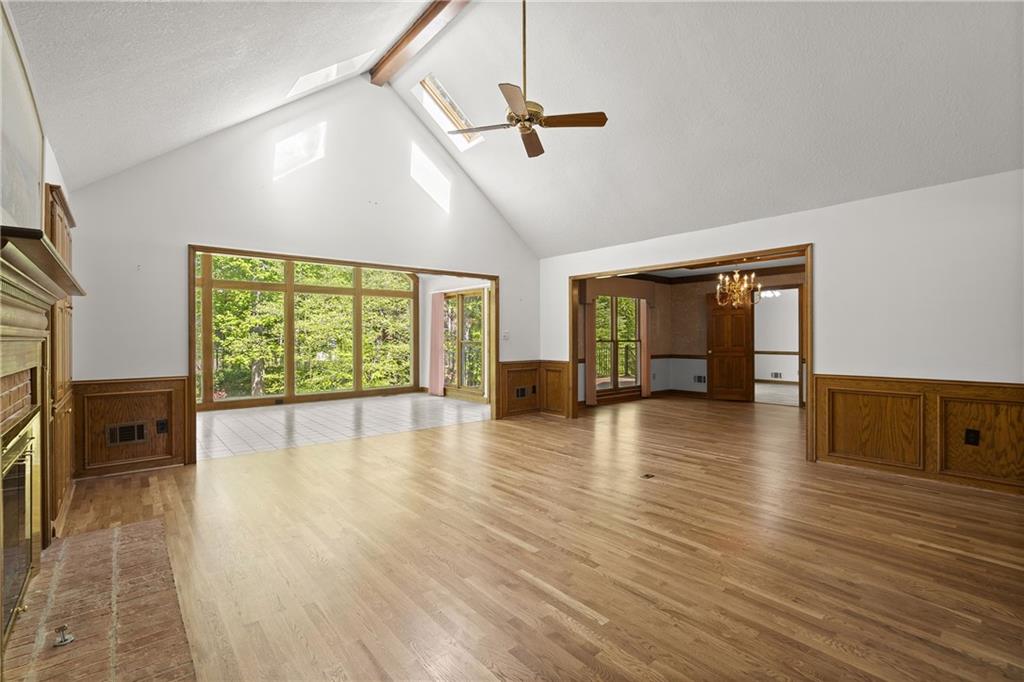1015 Brooksglen Drive
