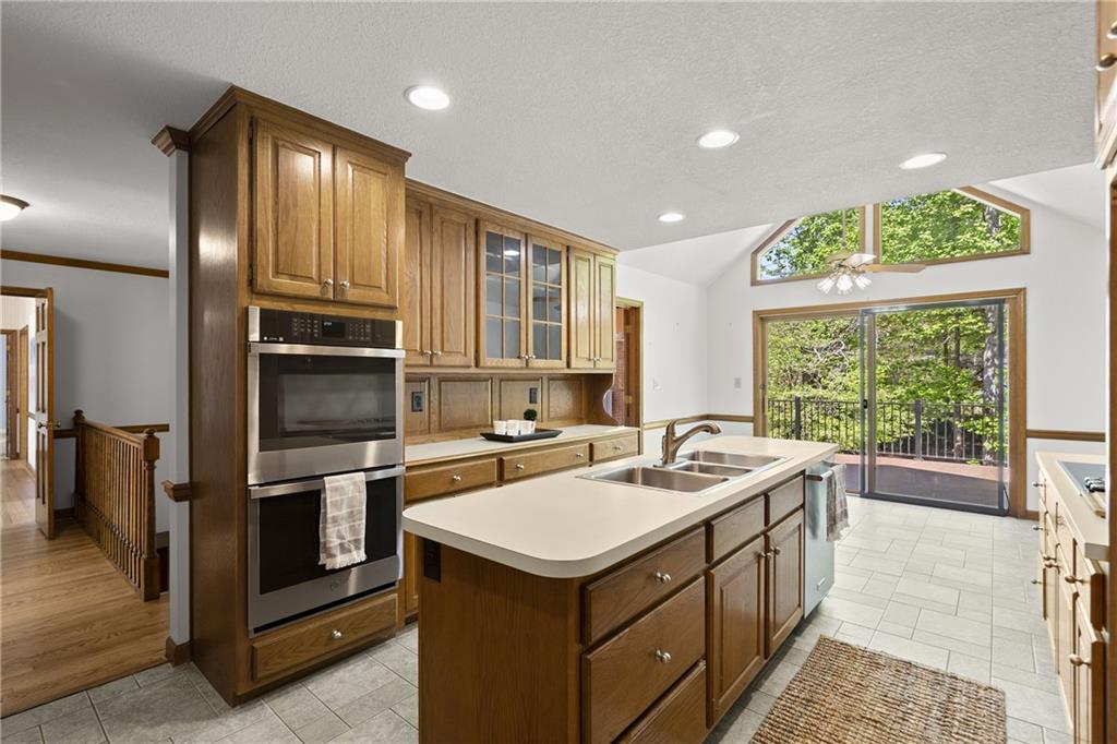 1015 Brooksglen Drive
