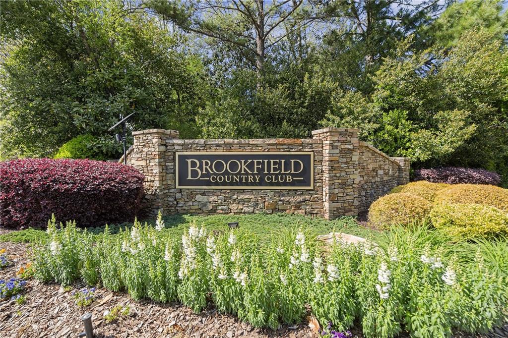 1015 Brooksglen Drive