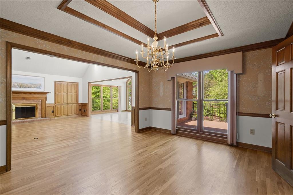 1015 Brooksglen Drive