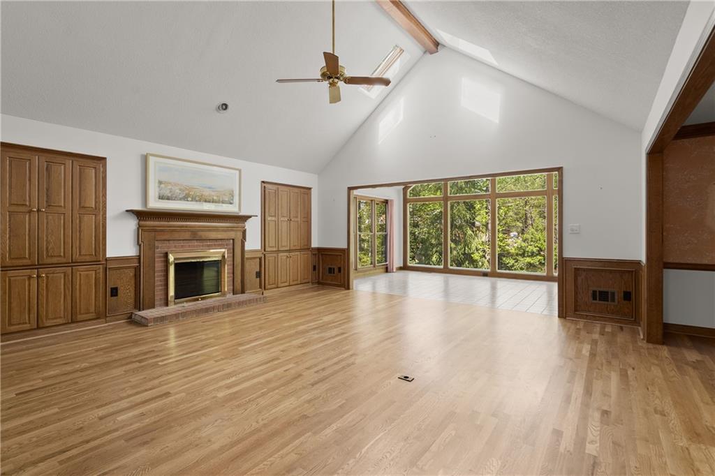 1015 Brooksglen Drive