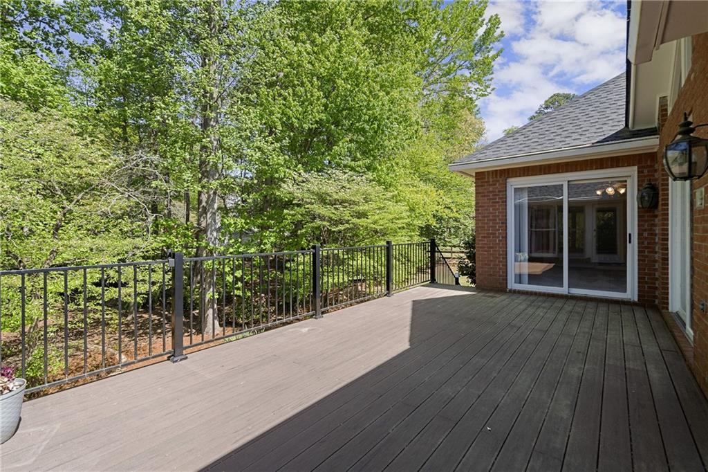 1015 Brooksglen Drive