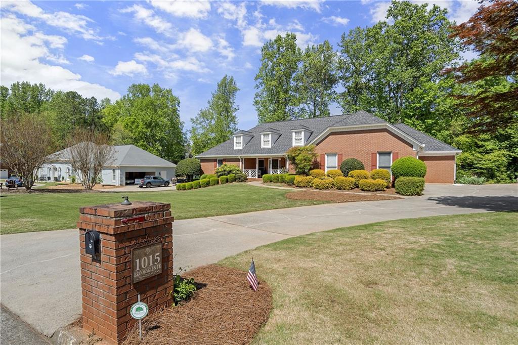1015 Brooksglen Drive