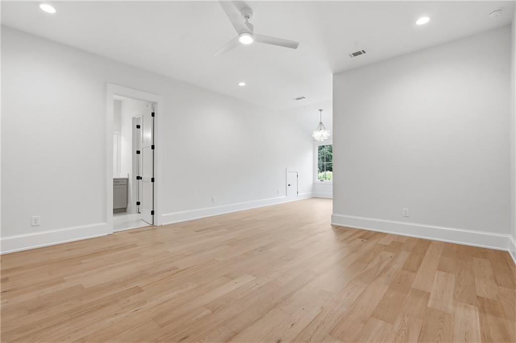 275 Heatherton Way
