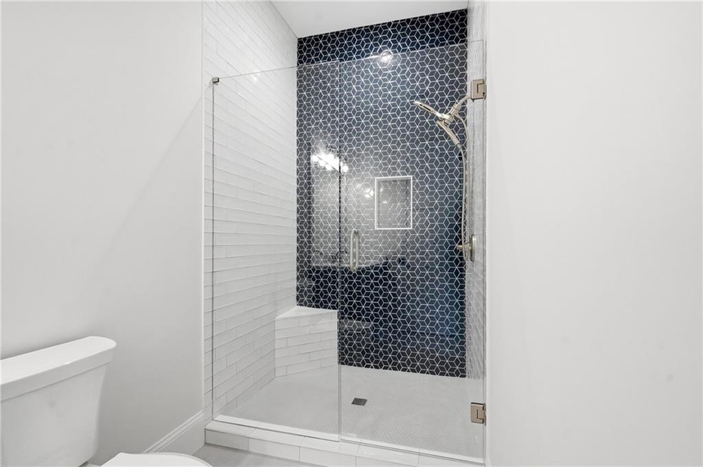 275 Heatherton Way