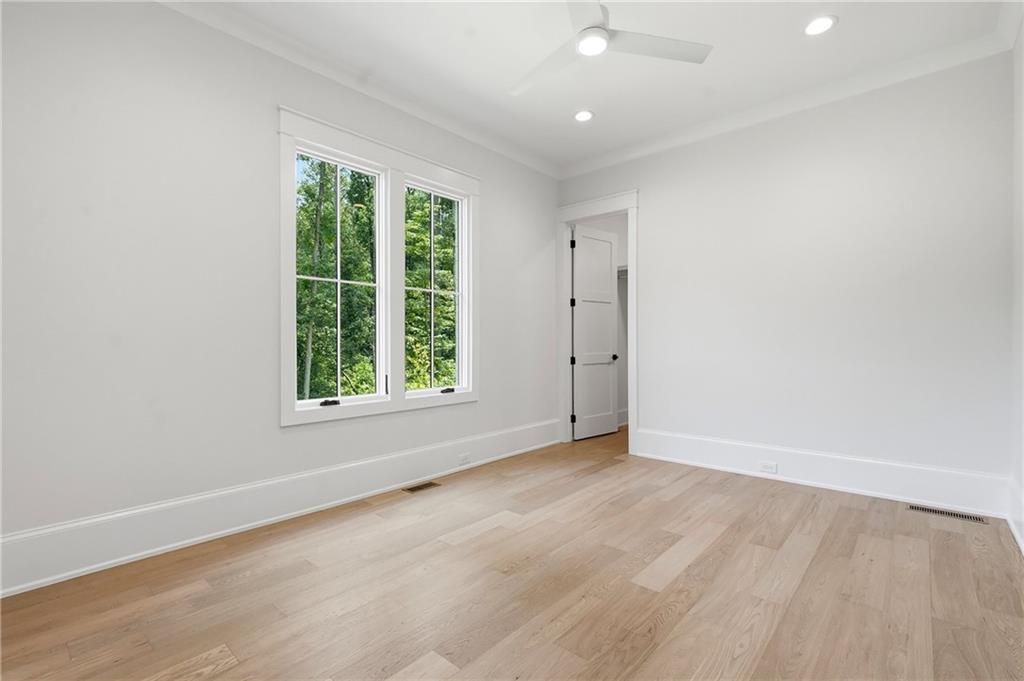275 Heatherton Way