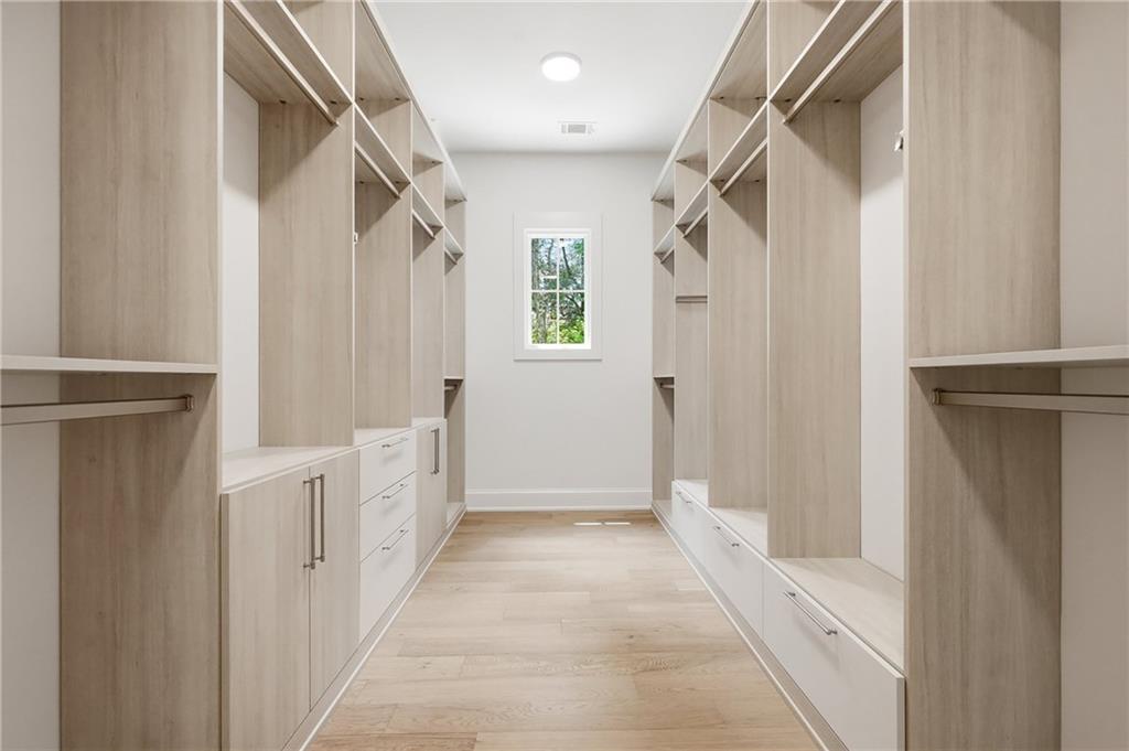 275 Heatherton Way