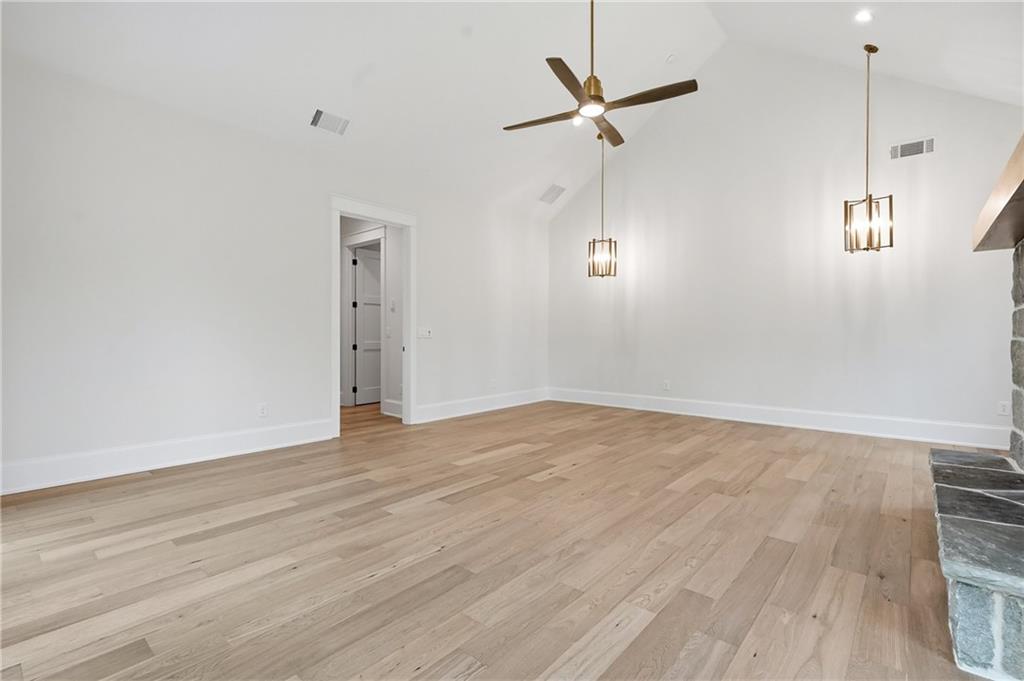 275 Heatherton Way
