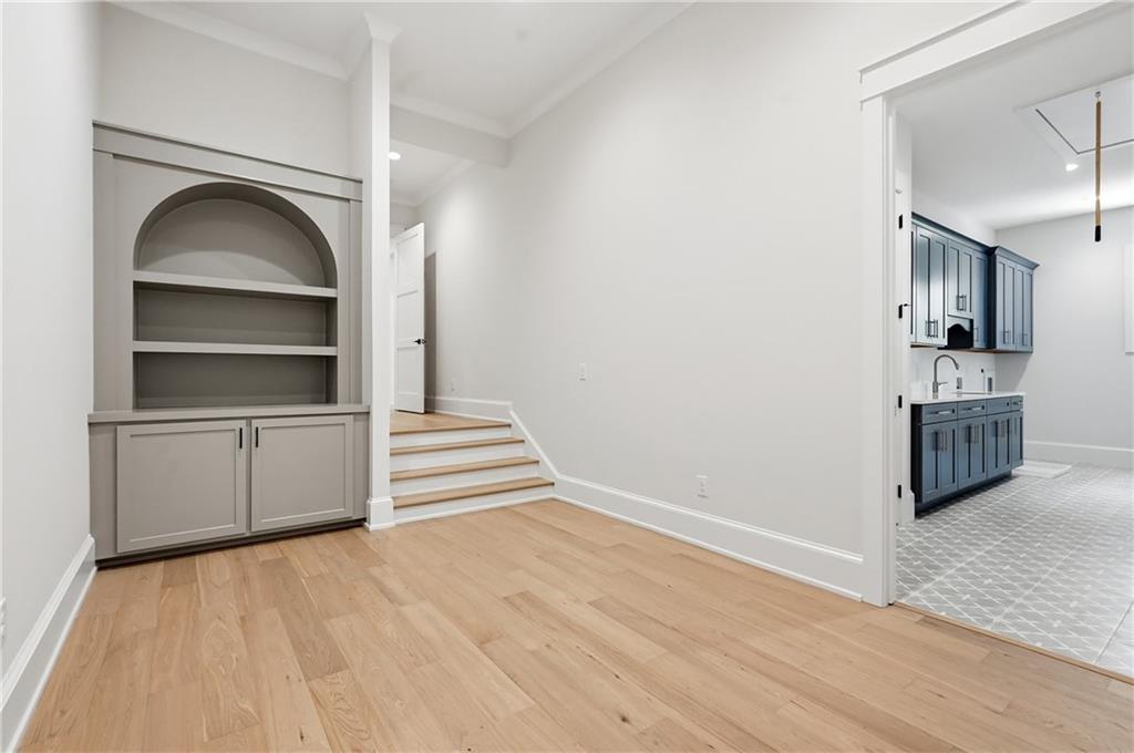 275 Heatherton Way