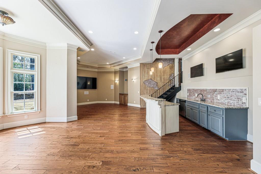 305 Inman Place