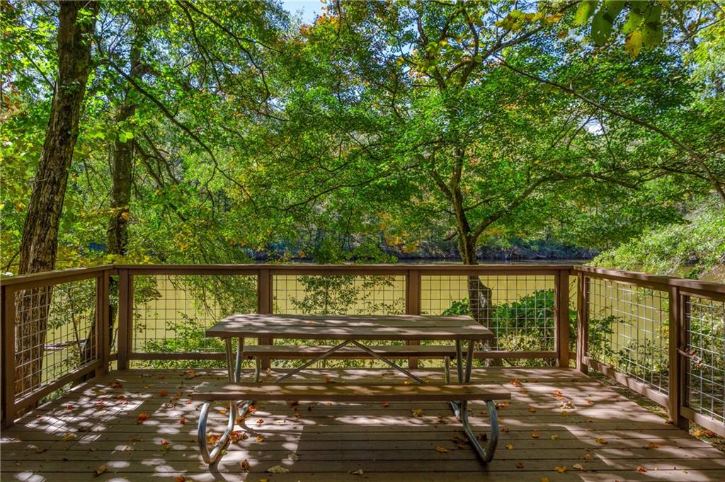 1025 Martins Lake Close