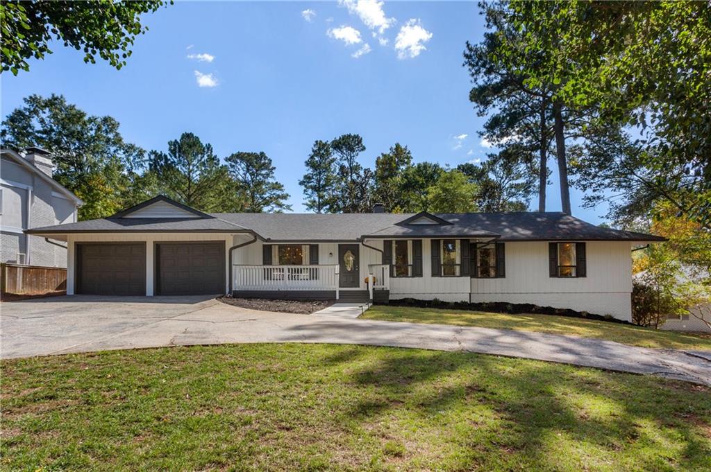 1025 Martins Lake Close