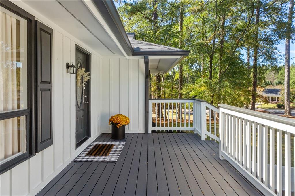 1025 Martins Lake Close