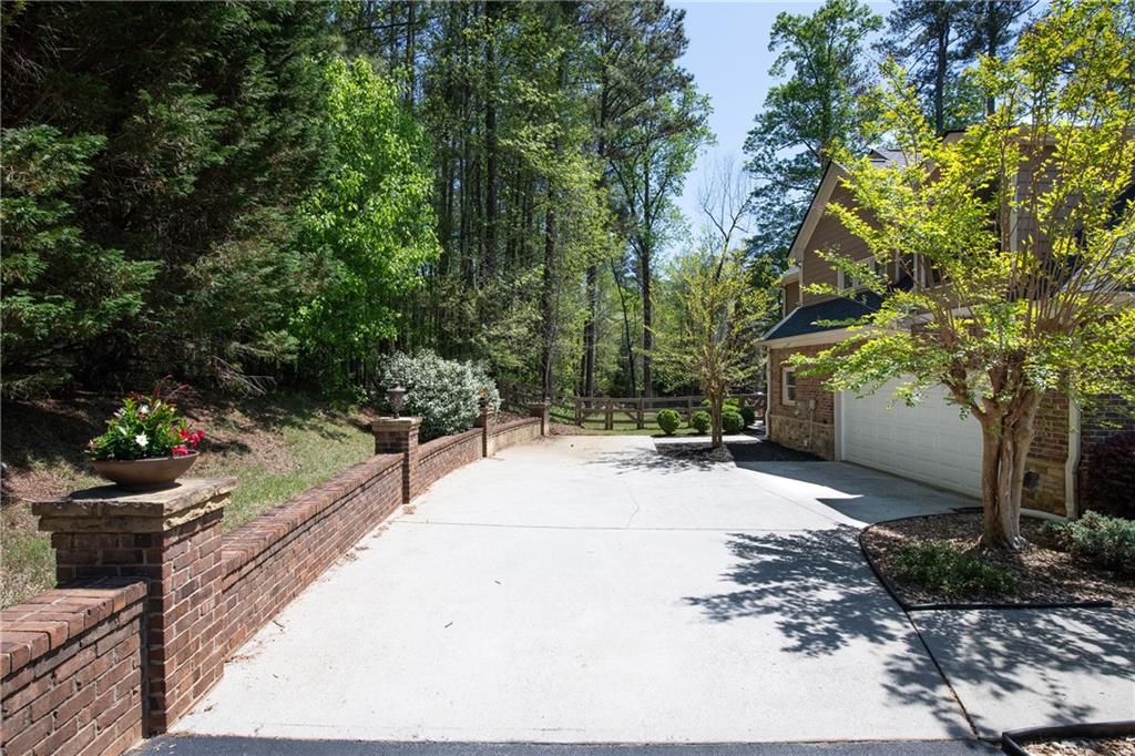 15725 Hopewell Road