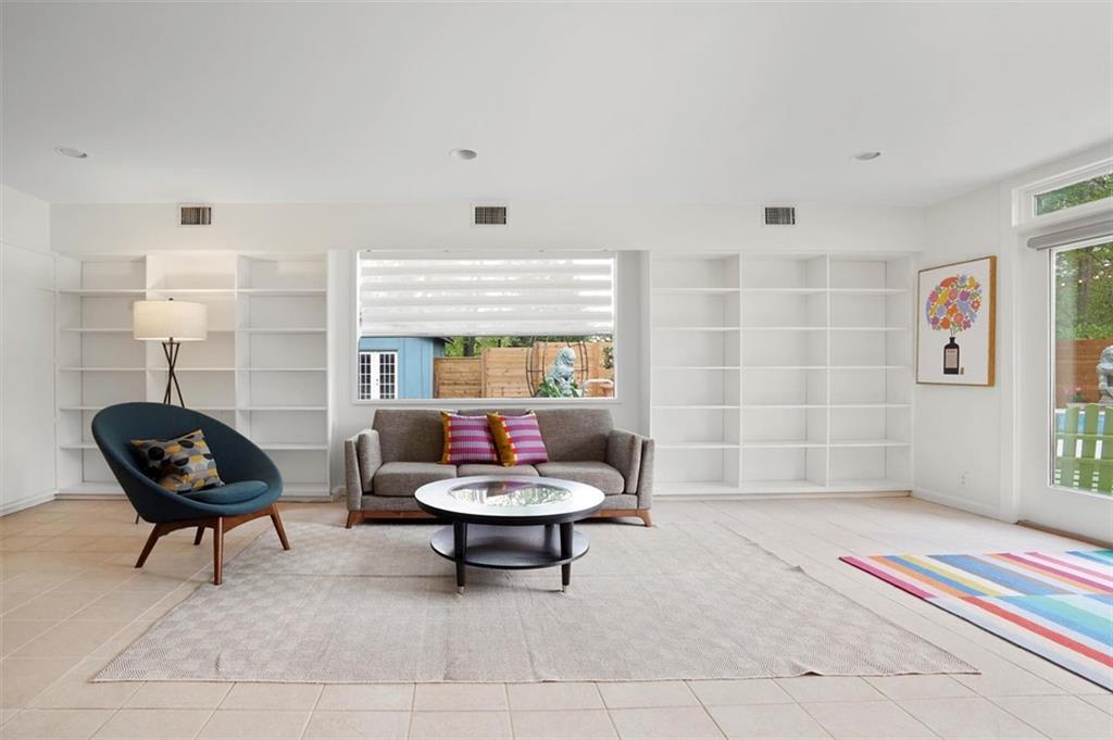 2895 DUNNINGTON Circle