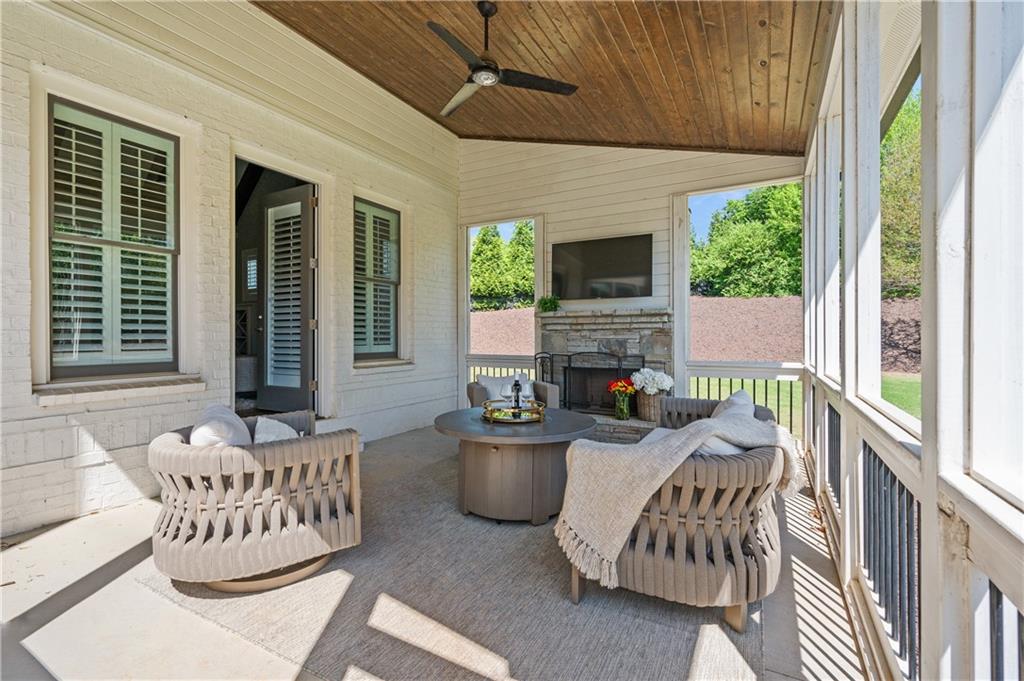 12555 Waters Edge Drive